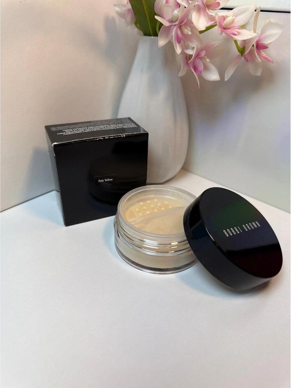 BOBBI BROWN Sheer Finish Loose Powder-Pale Yellow - Picture 2 of 2